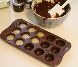 Chokoladeforme - Opskrift på lækre fyldte julechokolader