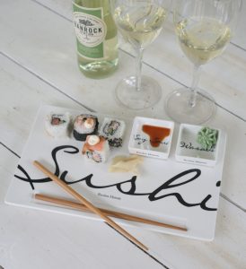 Sushi tallerken m. 2 små skåle og spisepinde