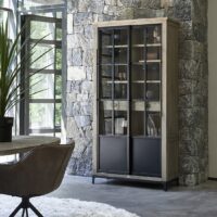 Vitrineskab – The Hoxton Cabinet BESTILLINGSVARER Vitrineskab – The Hoxton Cabinet BESTILLINGSVARER