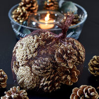 Kogler m. guldglmmer - Majestic Pinecones gold 1 STK. TILBAGE
