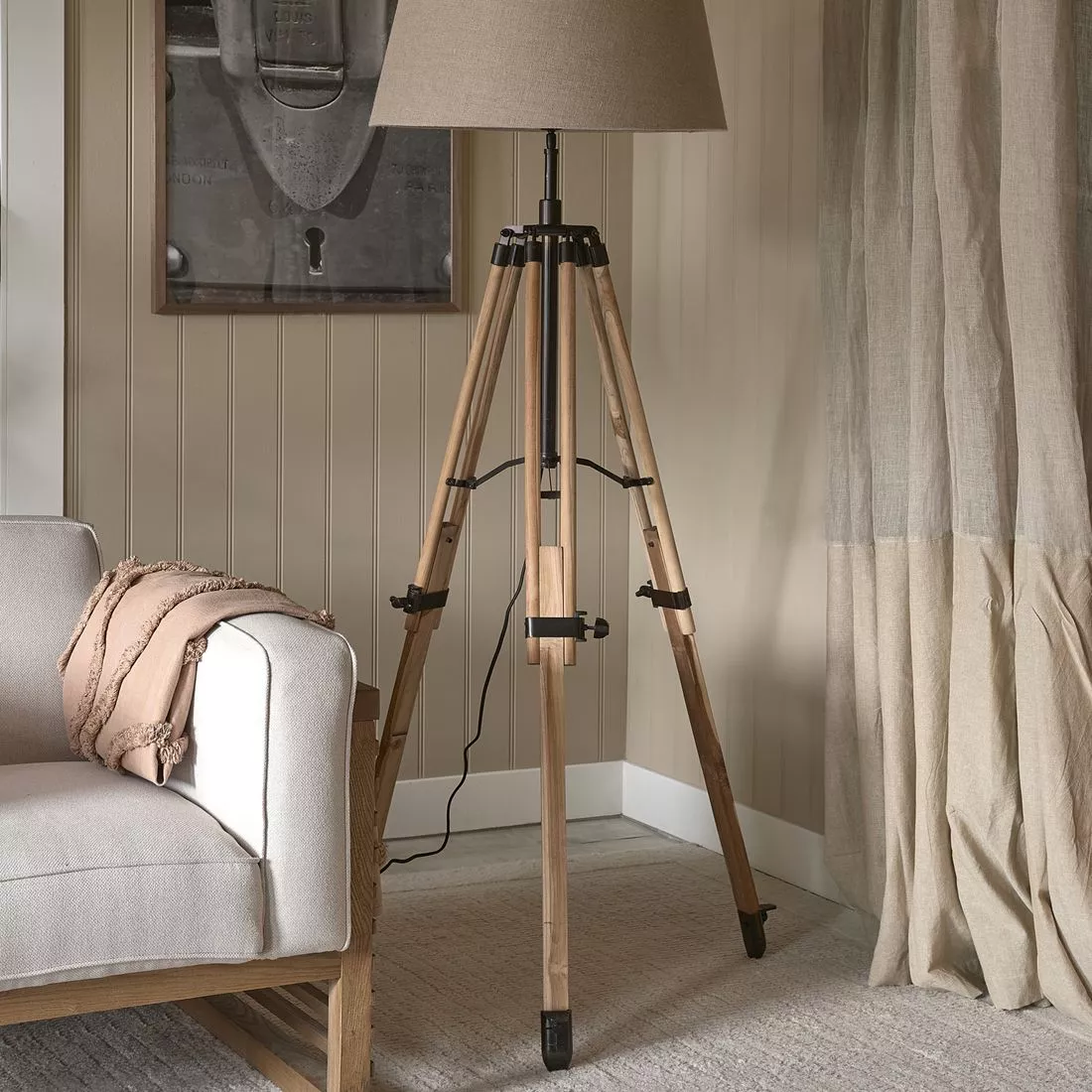Gulvlampe - Floor Lamp RM Tripod BESTILLINGSVARER Gulvlampe - Floor Lamp RM Tripod BESTILLINGSVARER