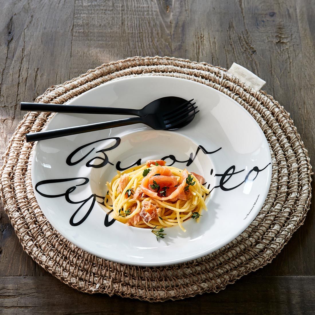 Buon Appetito Pasta Plate - Riviera Maison 2 STK. TILBAGE Buon Appetito Pasta Plate - Riviera Maison 2 STK. TILBAGE
