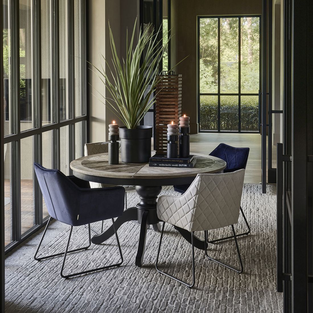 Spisebord - Dining table Le Marais, 140/190x140 BESTILLINGSVARER Spisebord - Dining table Le Marais, 140/190x140 BESTILLINGSVARER
